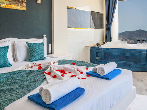  gece  -  Kasım
  | Kalkan İslamlar'da Doğa Manzaralı ve Korunaklı Lüks Villa  Jakuzili 3 Süit Odalı 6 Kişilik Tatil Villası